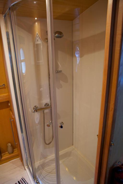 Houseboat Hotels Шефилд Экстерьер фото
